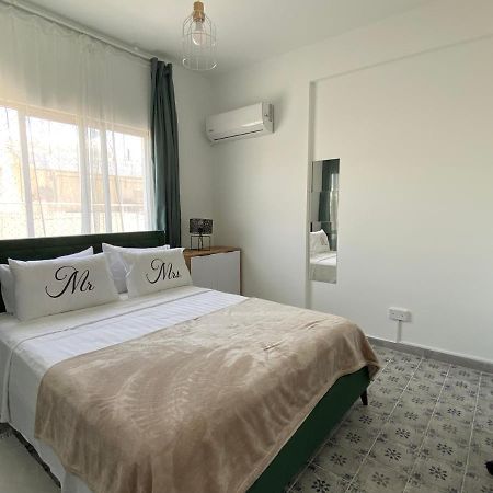 Simple One Bedroom Flat In Engomi ภายนอก รูปภาพ