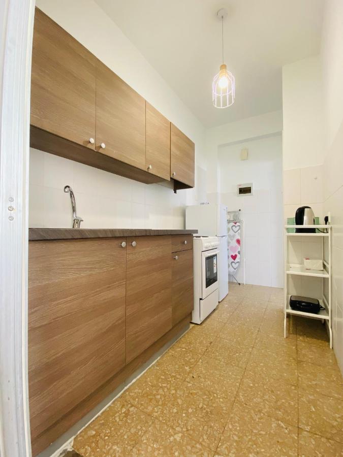 Simple One Bedroom Flat In Engomi ภายนอก รูปภาพ