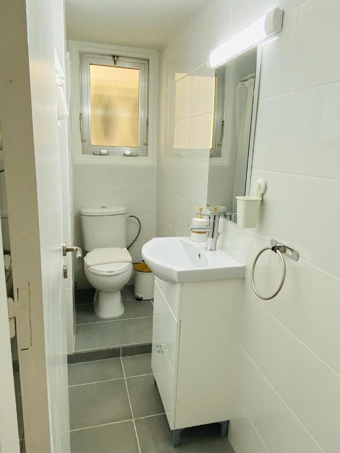 Simple One Bedroom Flat In Engomi ภายนอก รูปภาพ